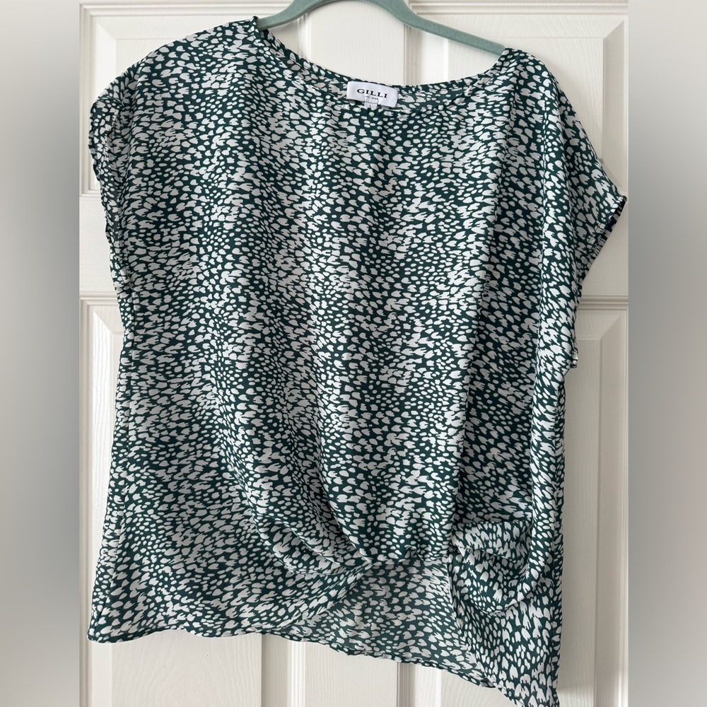 Gilli Forest Green and White Patterned Blouse